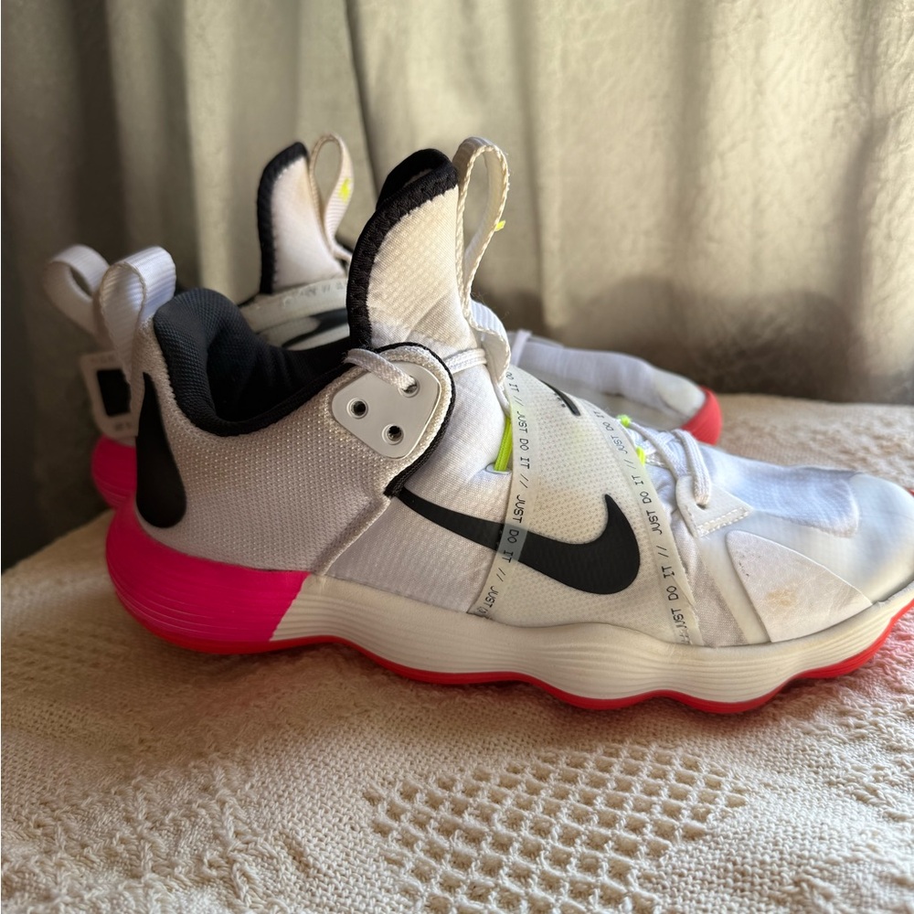 Women's Nike React Hyperset SE Volleyball Shoes White/Crimson Pink - Picture 9 of 10